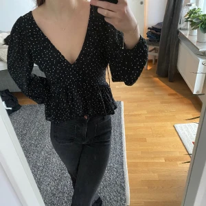 Blus  - Aldrig använd. 