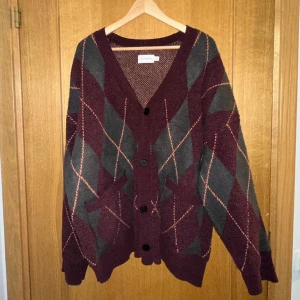 Vinröd Cardigan Topman - Storlek S (oversized), knappt änvänd 