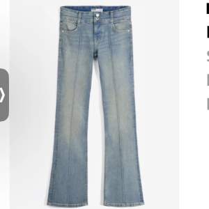 Jätte fina Oanvända bershka jeans!💗 bilderna ser olika ut pga olika ljus men hel bilden ser mest likt ut✨köpte för 649