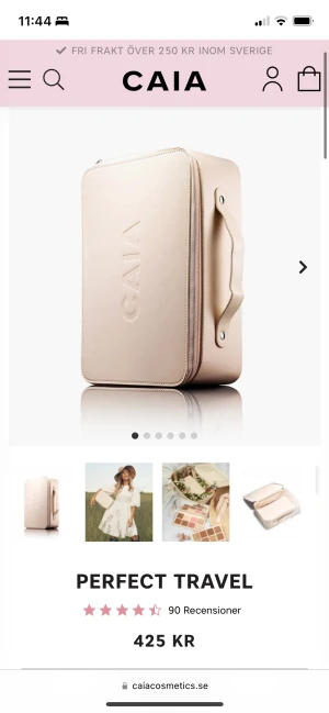 Helt ny necessär från caia  - Säljer efter som att jag råka få två stycken i julklapp och inte hann lämna tillbaka ena, original pris 425 💗