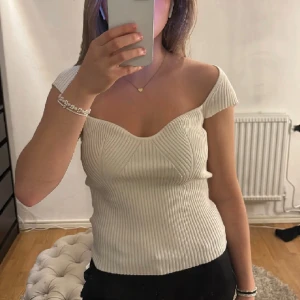 Topp - Snygg tröja från hm 