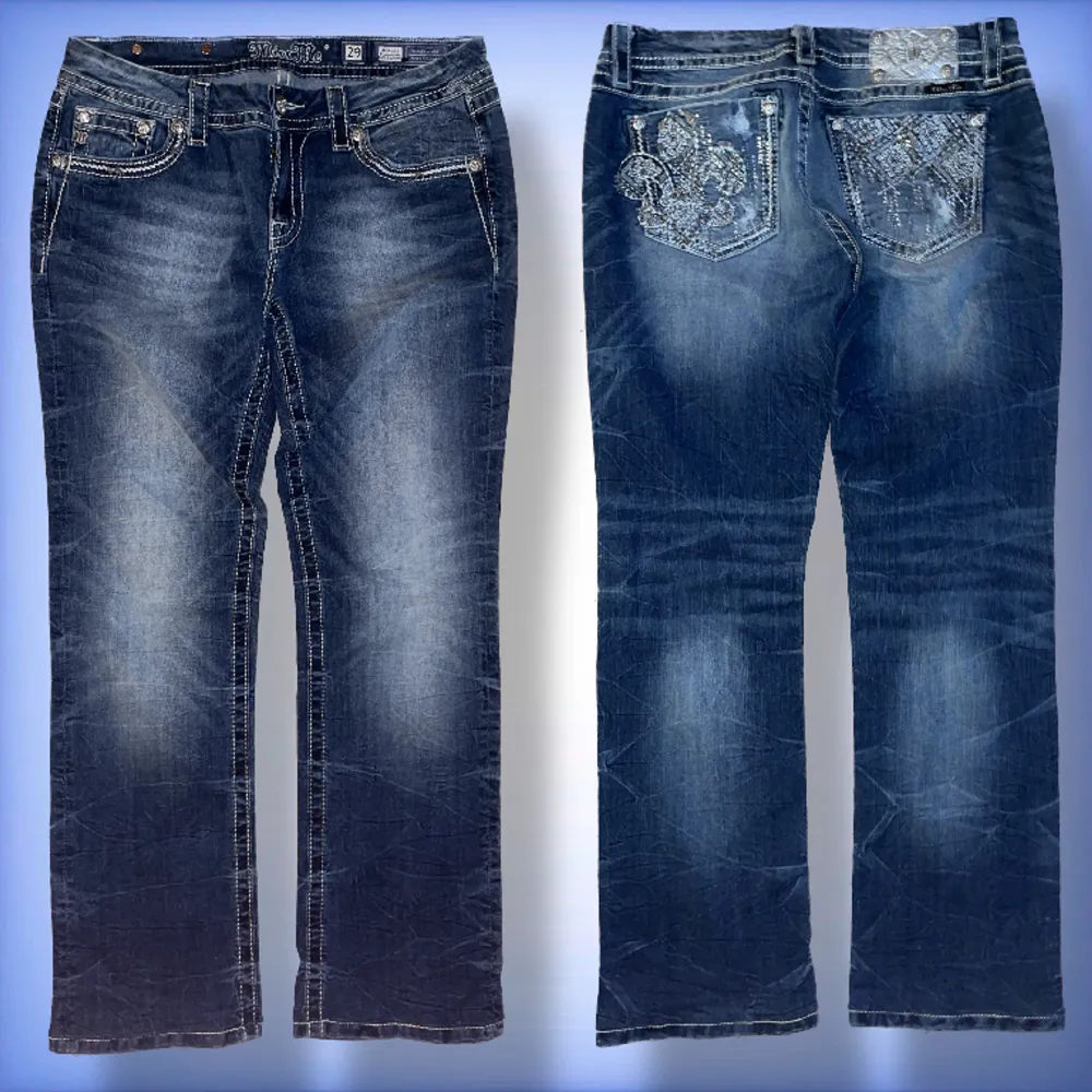 Ett par jätte fina miss me jeans i modellen easy straight, i ett jätte fint skick! Hör av dig om du har frågor☺️. Jeans & Byxor.