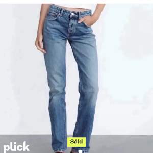 Säljer dessa jeansen från Zara i strl 34💕 bra skick! skriv vid frågor!