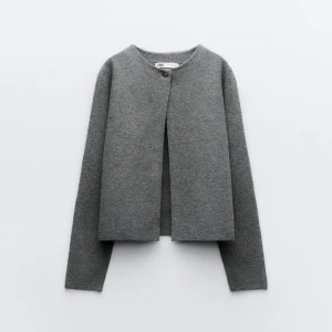 Zara kofta - Super fin kofta från zara som jag aldrig har använt! Nypris 400kr.🩷