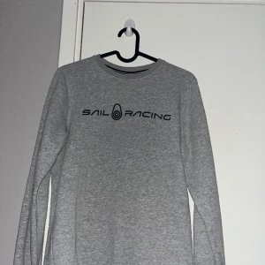 Sail racing tröja - Sail racing tröja i bra skick storlek 160