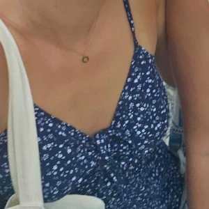 Sommarklänning  - Sommarklänning från hollister i supermjukt tyg💓 använd 2 gånger, som ny!