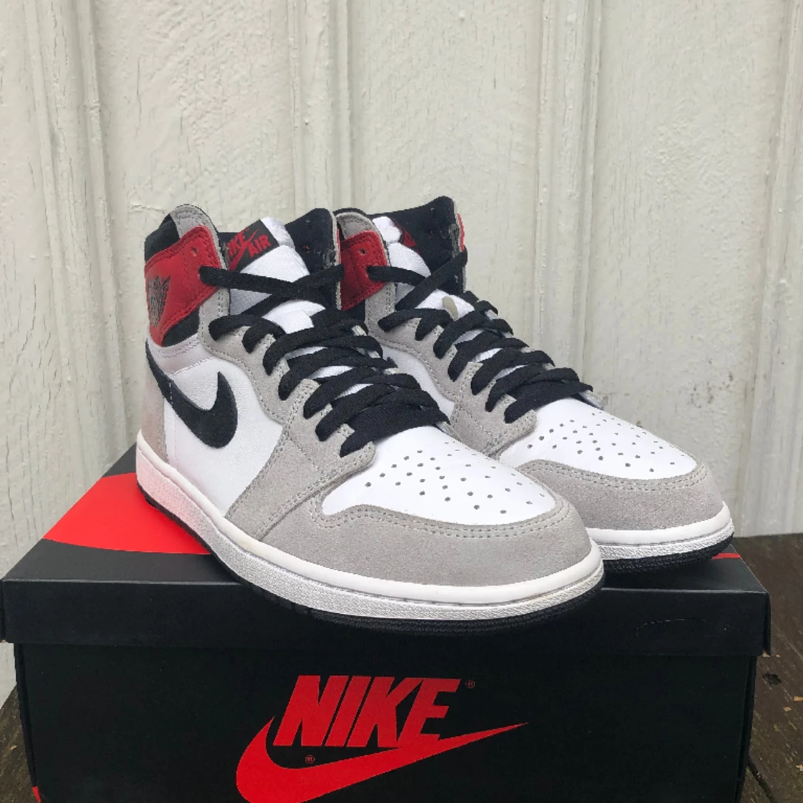 Air Jordan 1 High Smokey Grey