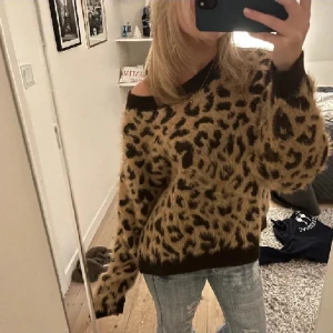 mönstrad stickad tröja - super fin mönstrad stickad tröja!!