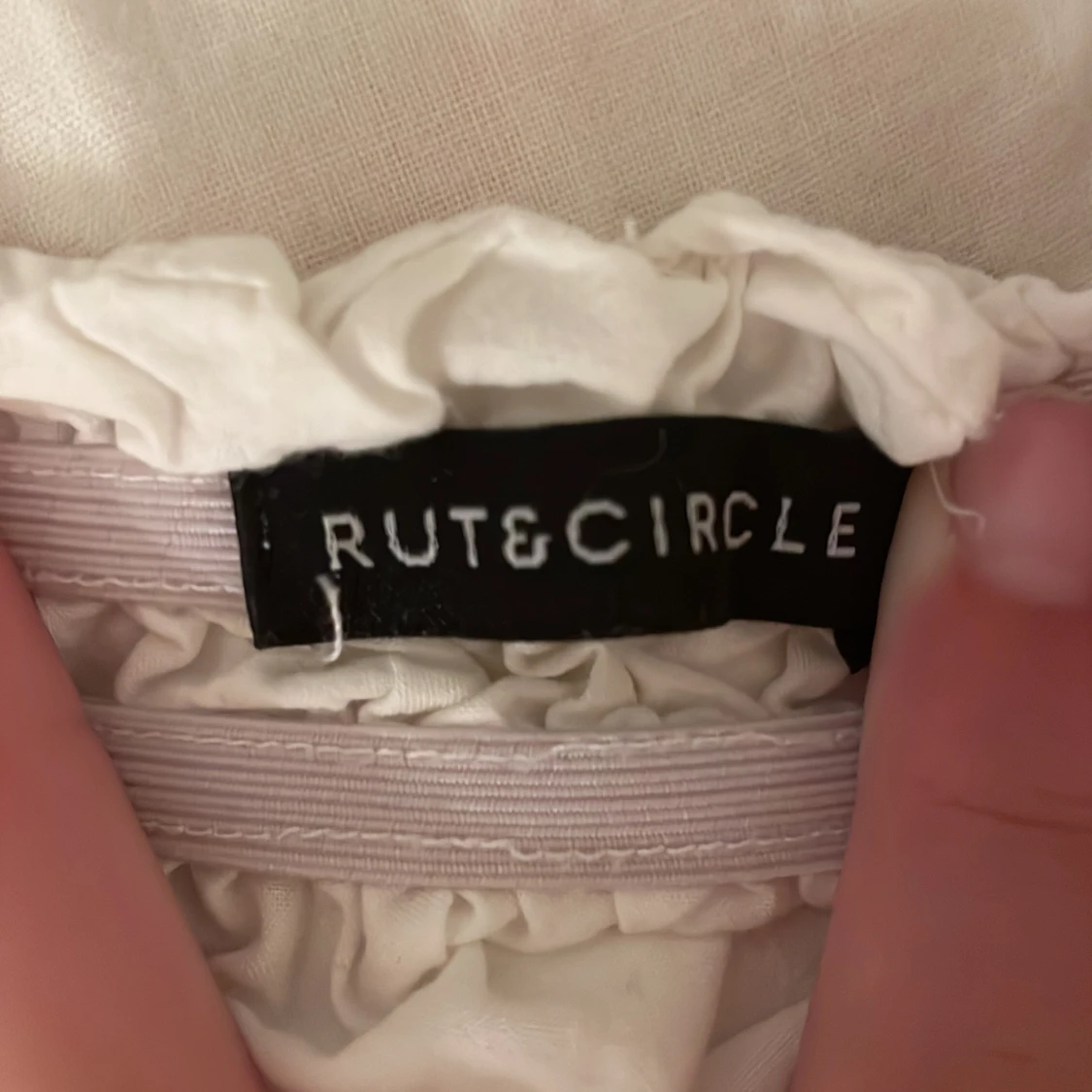 Vacker vit tröja - 92