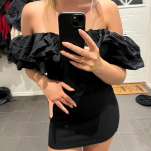 Klänning  - Klänning med fransar 