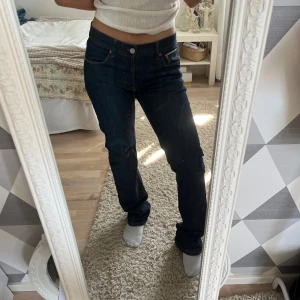 Wesc Jeans  - Jättesnygga jeans från Wesc. Jag är 160 cm och de är lite långa på mig men det är inget som stört mig. Väldigt sköna! 