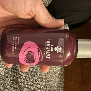 Ormsalva massageolja Olja massage - Testad men mycket kvar. Nypris 89:-.