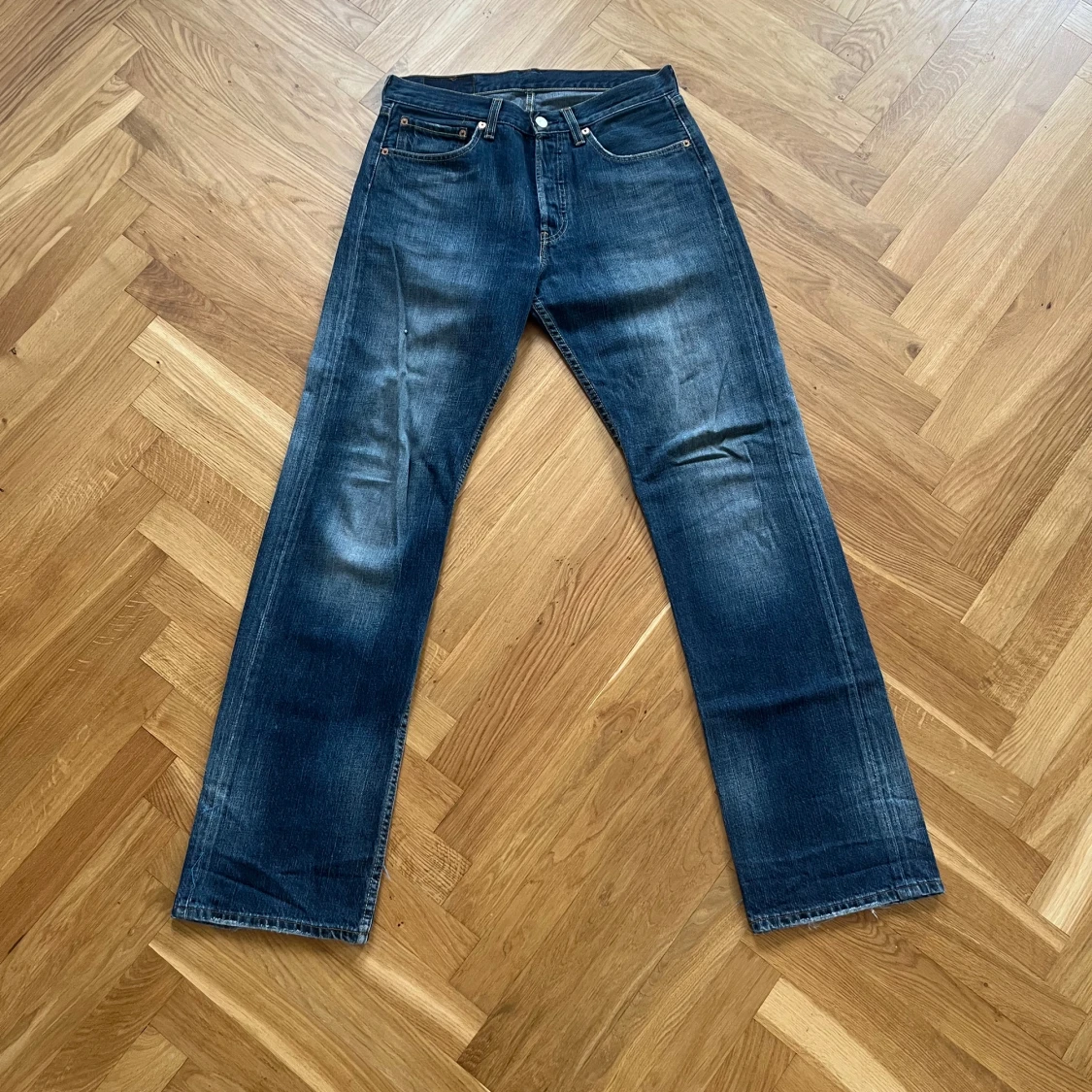 Levis washed jeans