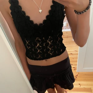 Spetstopp - Ett jättesnyggt spetslinne från hm! Bra skick, endast testad❤️