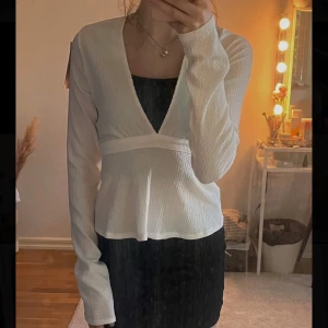 Helt ny vit blus från Nelly  - Helt ny blus från Nelly med lappen kvar. Endast provad🫶🏻