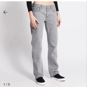 Jeans - Fina jeans i ny skick  Pris går att diskutera