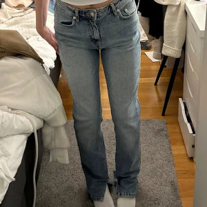 Zara jeans  - Aldrig använda jeans ifrån zara som inte går att köpa längre ! Är 160cm 🩷säljer pga dom är lite stora för mig