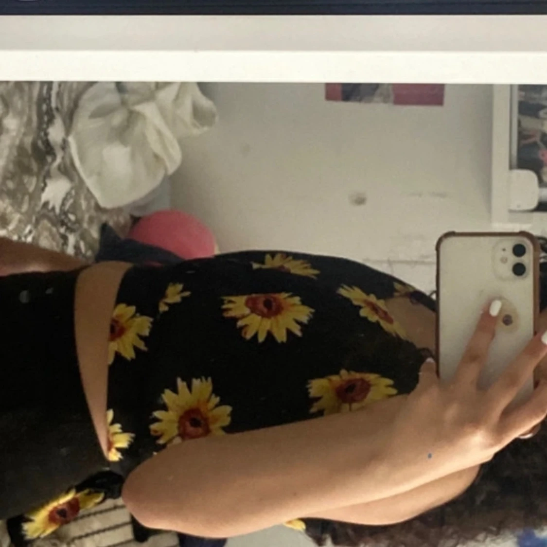 Tröja svart med solblommor - 90