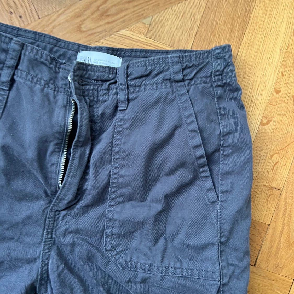 zara cargo pants  - 90