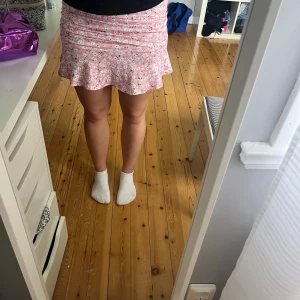 Söt kjol💞 - Oanvänd kjol💞 helt ny, jätteskön och jättefin 
