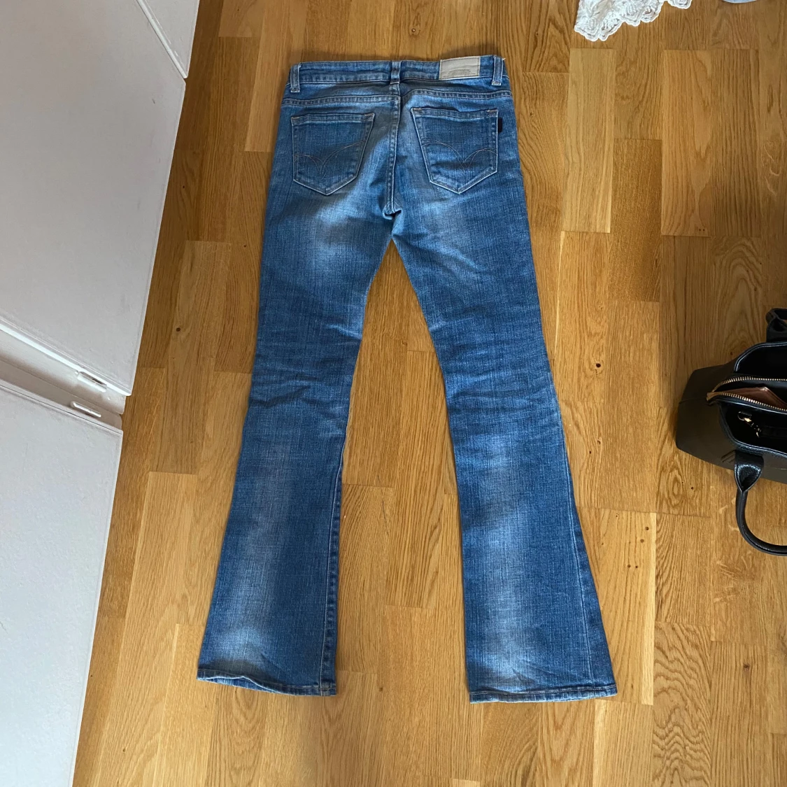 Blå jeansbyxor - 90