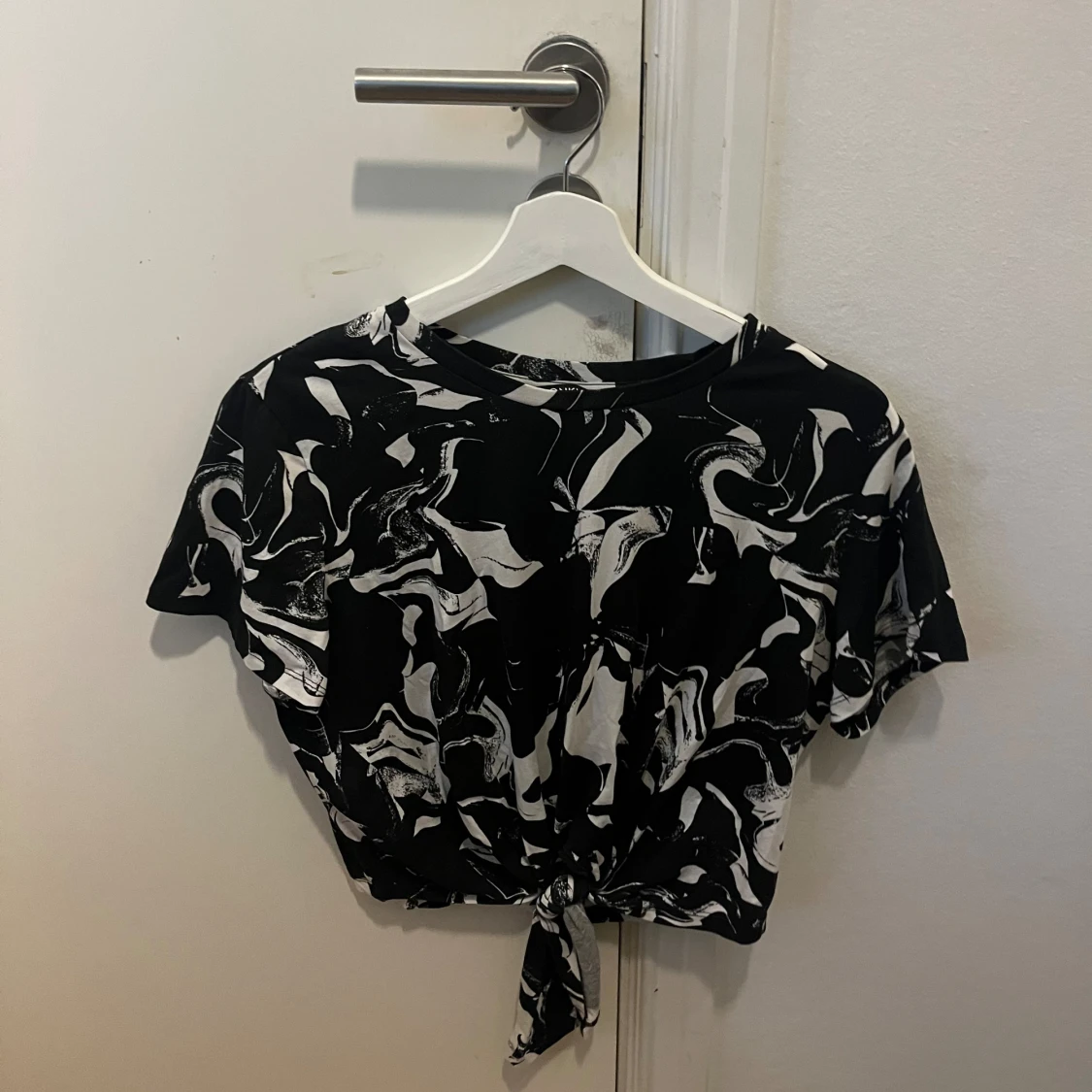 Crop topp från Monki 