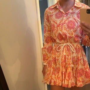 Sommarklänning - Klänning från Zara i storlek S🤍