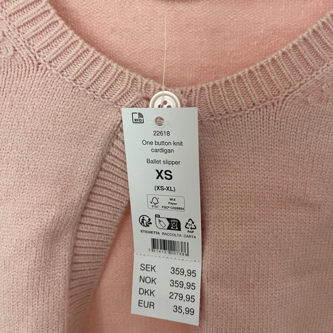 Slutsåld kofta från Gina Tricot  - 91