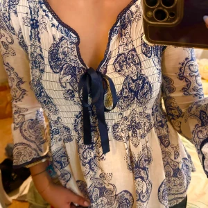 Odd Molly blus  - Så söt blus, storlek 00, motsvarar XS-S 😊Super mjukt material, perfekt inför skolstart! Säljer för 250kr vid snabb affär 💖