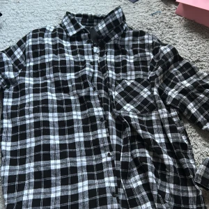 Flanellskjorta  - Flanellskjorta från lager 157 i storlek L. Knappt använd 