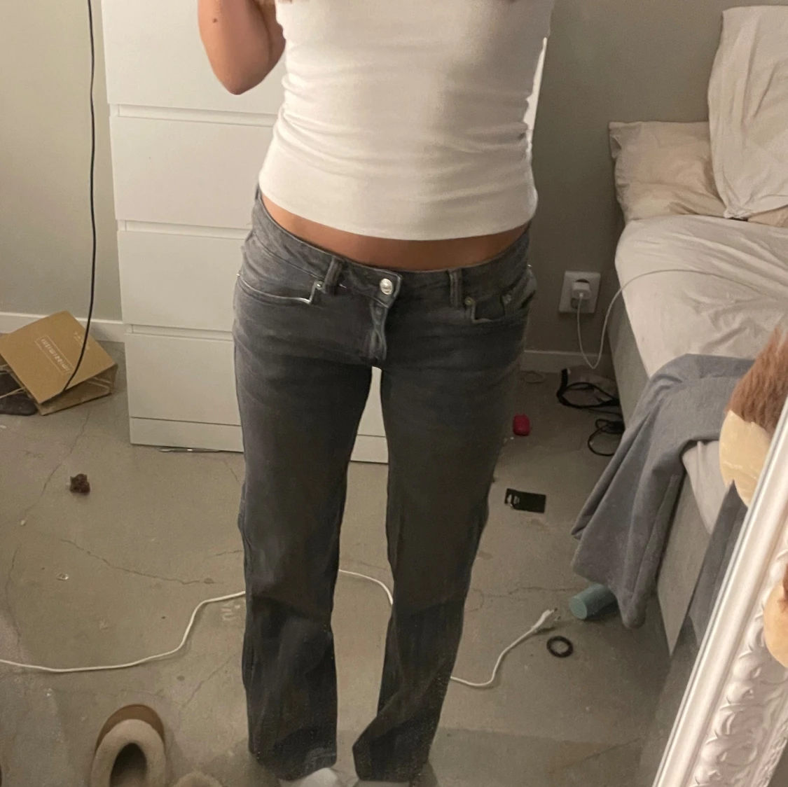 Grå jeansbyxor - 90