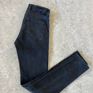 Replay Jeans - Riktigt snygga replay jeans. W30 L32.  Nästintill aldrig använda, därav mycket bra skick. Hör av er vid frågor!