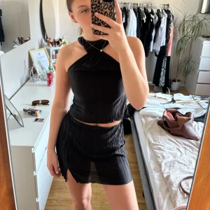 Helt nytt sett från Nelly. 💞 - Jätte fint sett från Nelly helt oanvänt med prislapp kvar. 💞