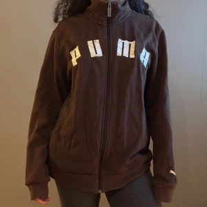 Puma tjocktröja - Snygg tjocktröja från Puma, använd. Inga defekter