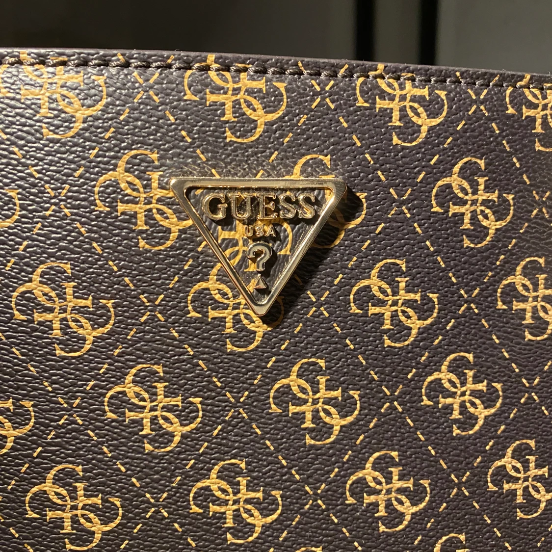 Guess Tote Väska - 90