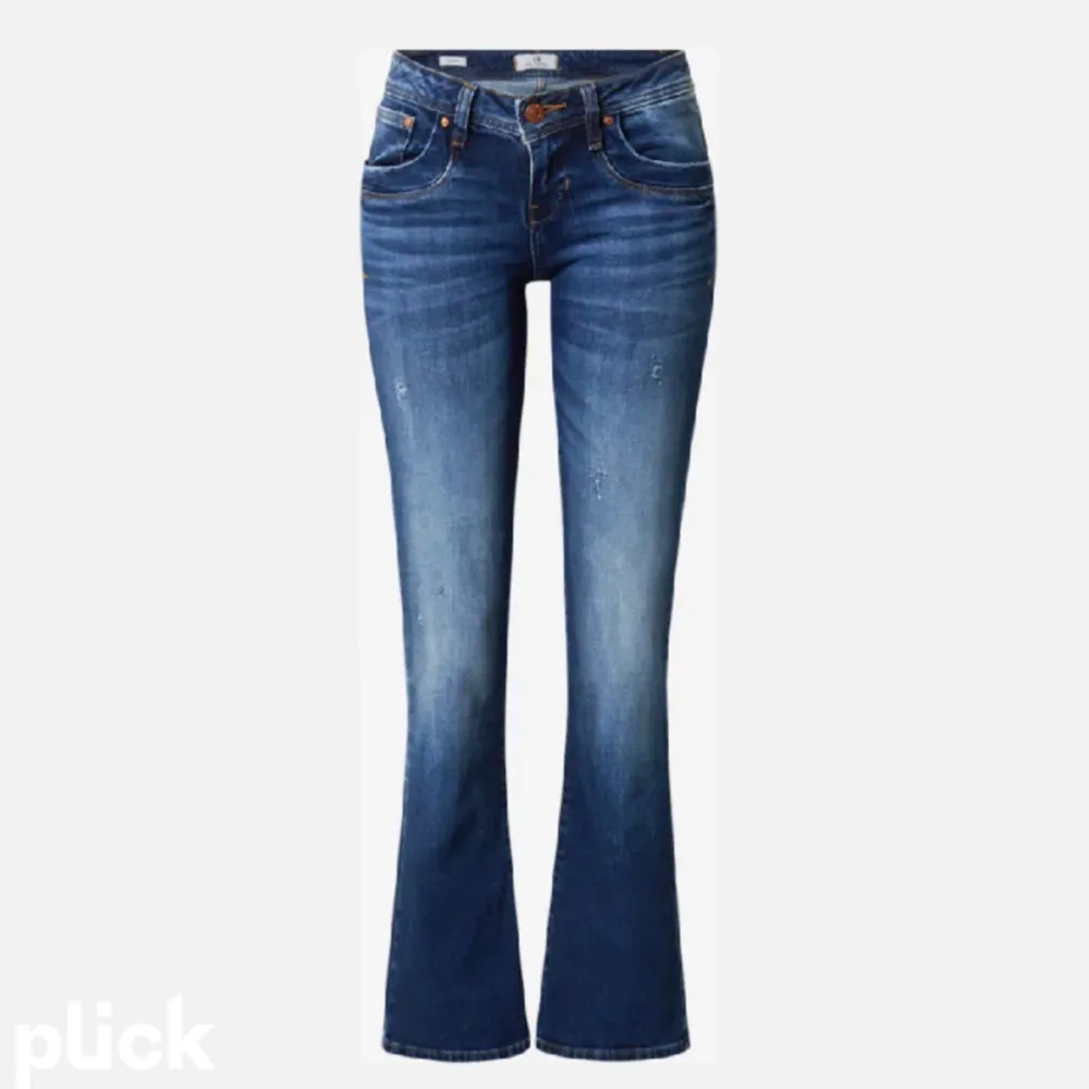 söker dessa jeans i 29/30. kan betala runt 500. skriv om du har dom. kan betala högre.29/32 funkar också💕. Jeans & Byxor.