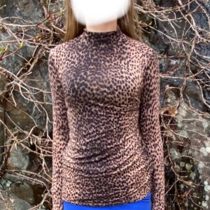 Leopard mönstrad tröja🤎 - Leopard mönstrad tröja🤎 Jätte fint skick, knappt andvänd. Pris kan diskuteras💗 
