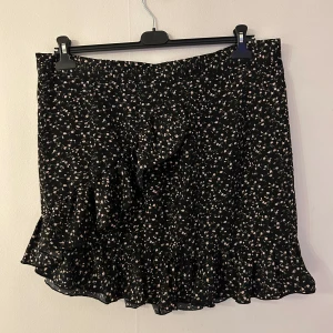 Kjol - 3XL💖🌸🌼 Har ute en likadan i mindre storlek och topp till.