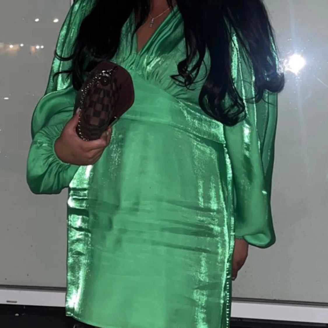 Grön satin kortklänning 