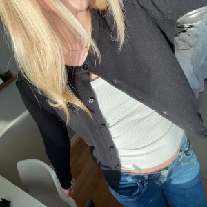 Kofta - Superfin kofta från hm som funkar att ha till allt💕