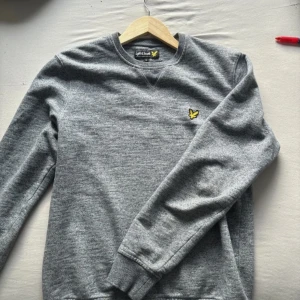 Lyle & Scott tröja - Pris går att diskutera 