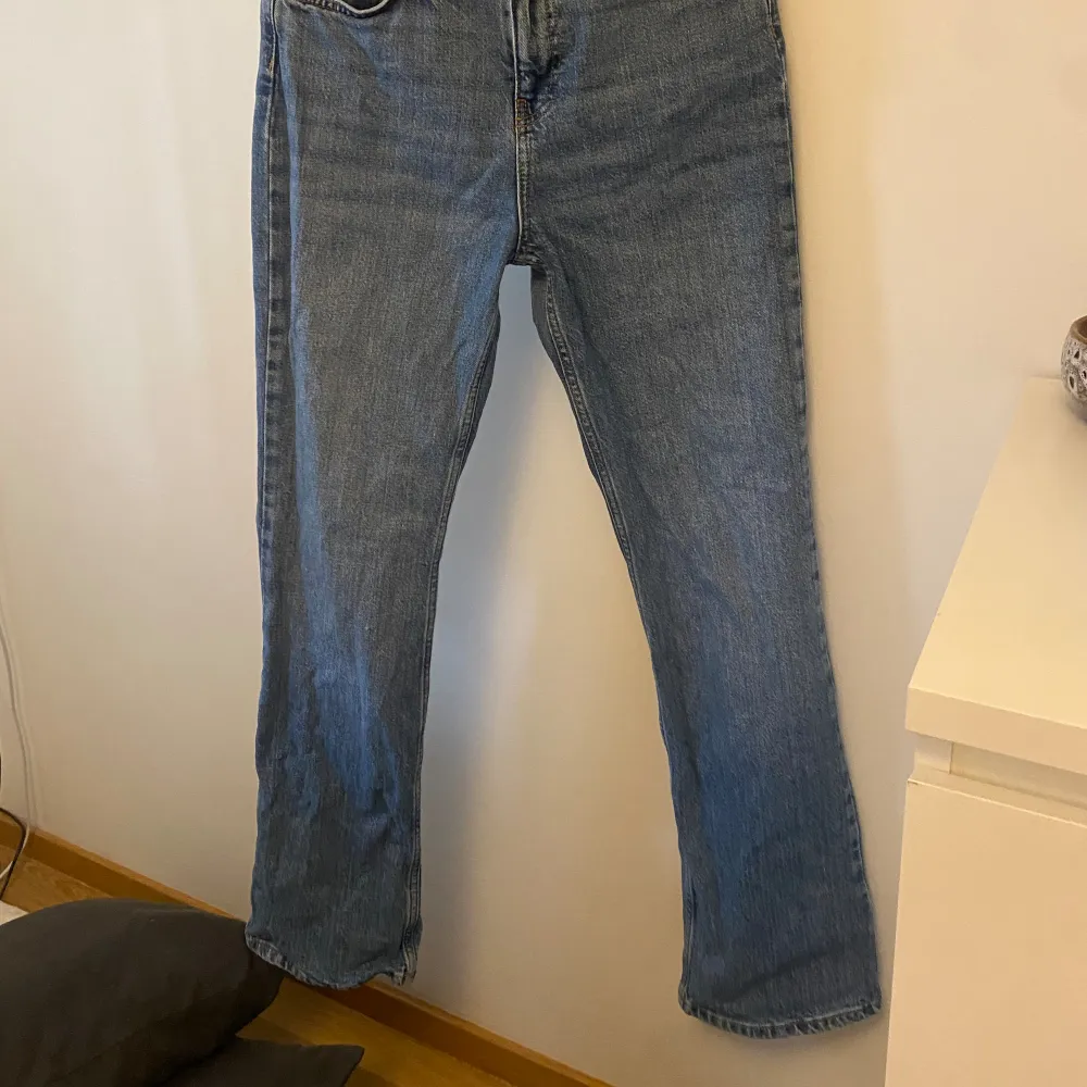bra skick, inga defekter ser helt oanvända ut❣️😍. Jeans & Byxor.