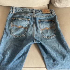 Nudie jeans - Riktigt nice byxor i storlek 30/30 passar folk som är runt 175-180cm! Hör av er vid minsta lilla fundering😊