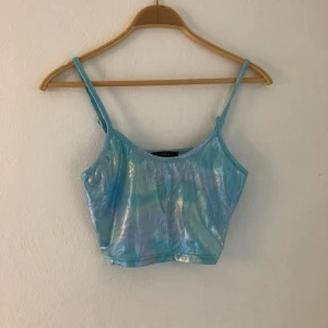 Festtopp Forever21 - Så cool topp från Forever21 som förtjänar bättre än att bara hänga i min garderob! 