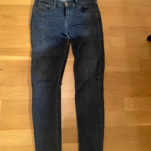 Blåa diesel jeans - Säljer ett para gammla diesel jeans. Efter som dem är för små. Skick 8/10. 