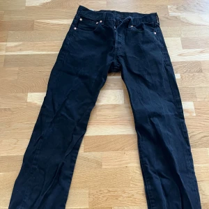 399 - Schyssta Levis 501or i storlek 32/32, true to size, straight leg