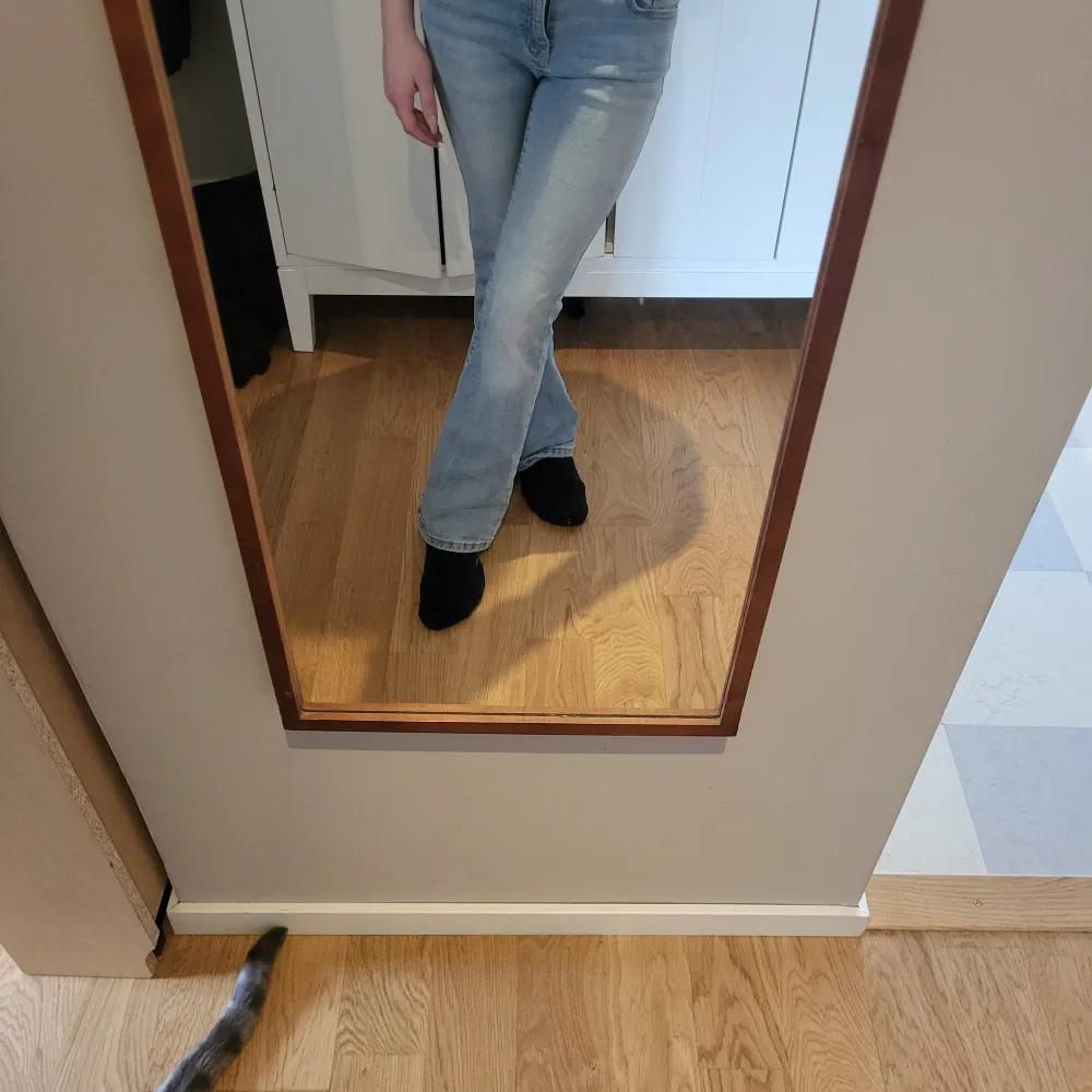 Jättesnygga och sköna bootcut jeans från cubus i modellen bailey😍 säljer då dem inte längre passar mig och och kommer därför inte till användning💞. Jeans & Byxor.
