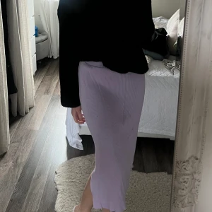 Ribbad kjol  - Ribbad lila kjol från nakd! Endast använd 1 gång💜