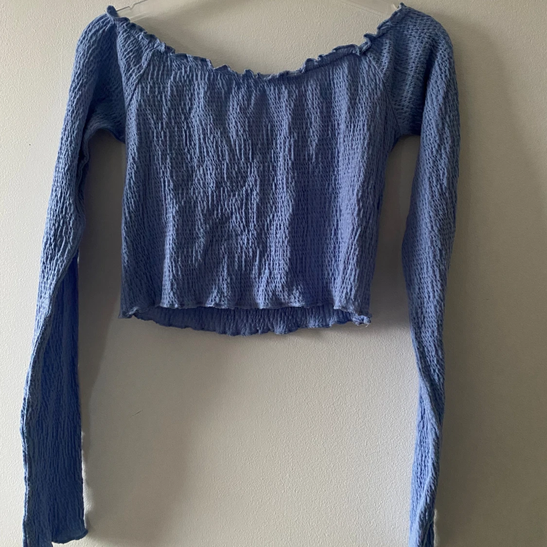 Jätteskön och fin tröja i ljusblått