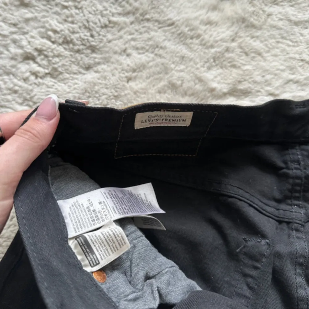 Helt nya, aldrig använda. Herrbyxor som tyvärr var små i storlek men så snygga🌟. Jeans & Byxor.